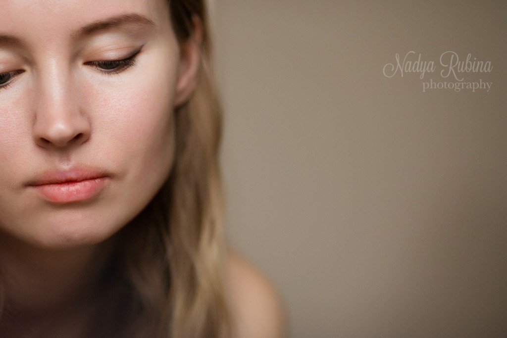 woman-closeup-portrait-indoor8